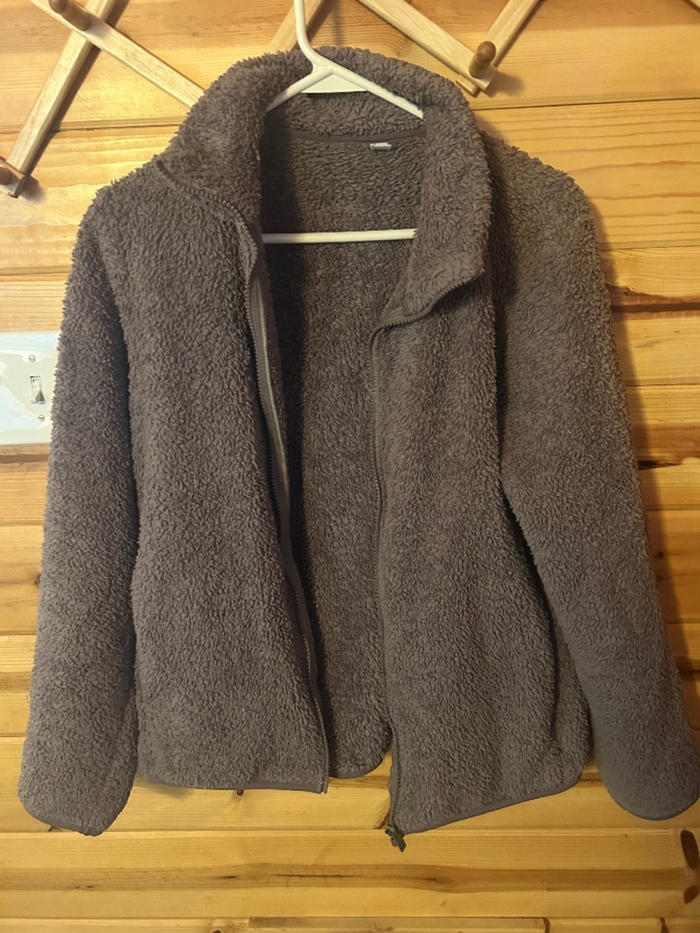 Uniqlo Brown Fleece Medium
